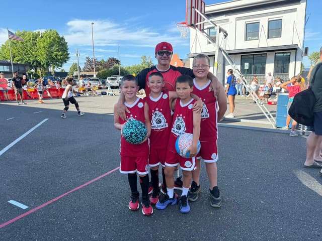 Four seasons heating and cooling sports team